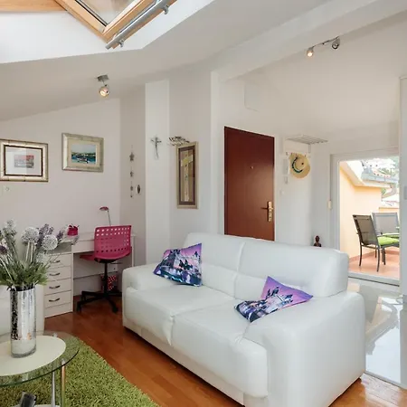 Leani Apartment Podstrana